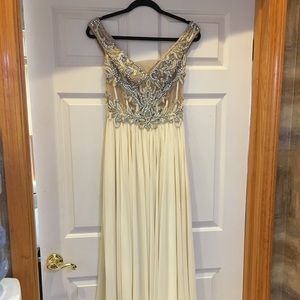 Mac Duggal Couture. Worn once for prom!